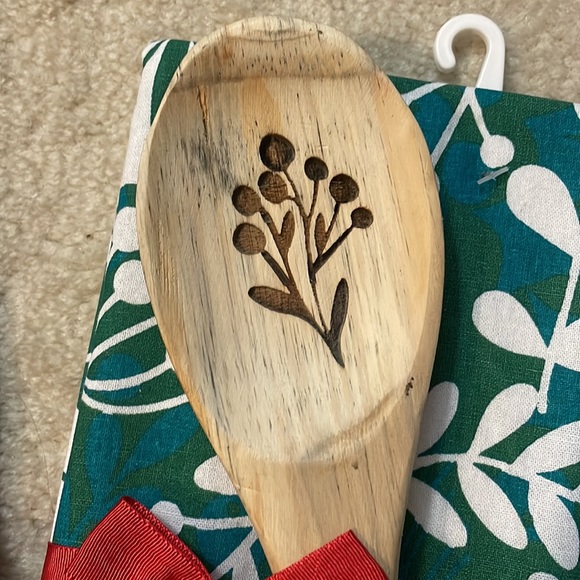 STITCH & WEFT NWT Christmas Season Set Of Two Kitchen Tea Towels Wooden Spoon - Picture 3 of 9